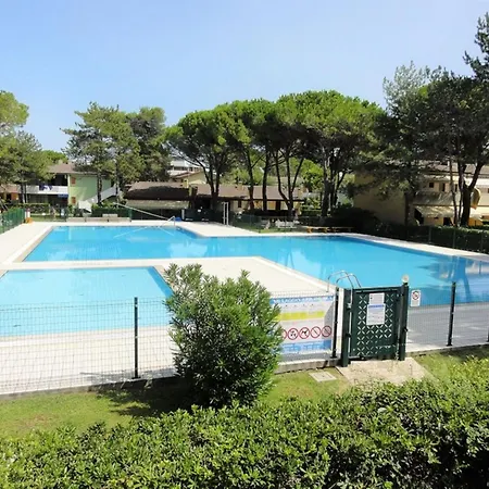 Comfy Flat With Pool In ビビオーネ