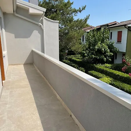 Appartamento Comfy Flat With Pool In