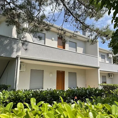 Appartamento Comfy Flat With Pool In