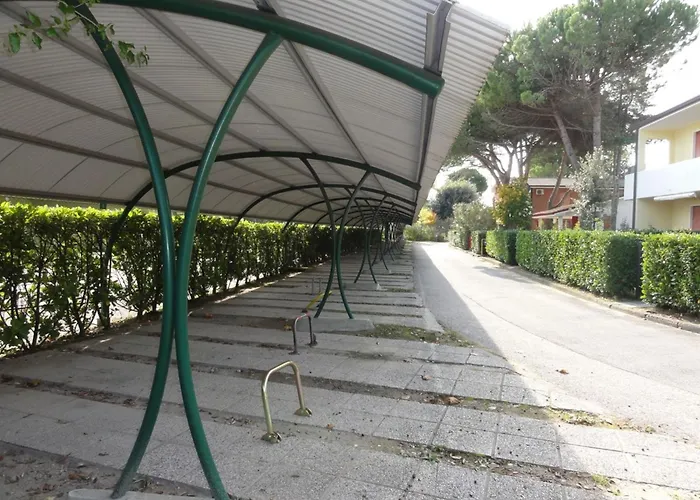 Comfy Flat With Pool In Lägenhet Bibione