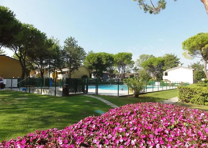 Comfy Flat With Pool In Bibione