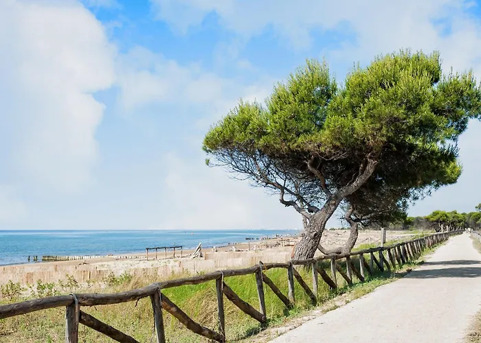 Comfy Flat With Pool In Appartamento Bibione